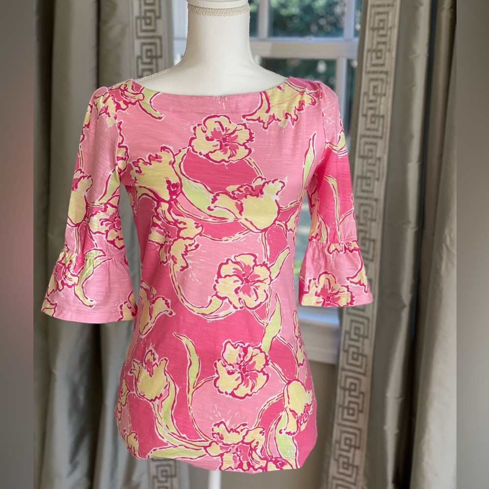 NWT Lilly Pulitzer size XS, Pink and Yellow Floral Patterned, scoop neck Top
